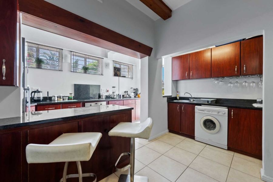 5 Bedroom Property for Sale in Green Point Western Cape